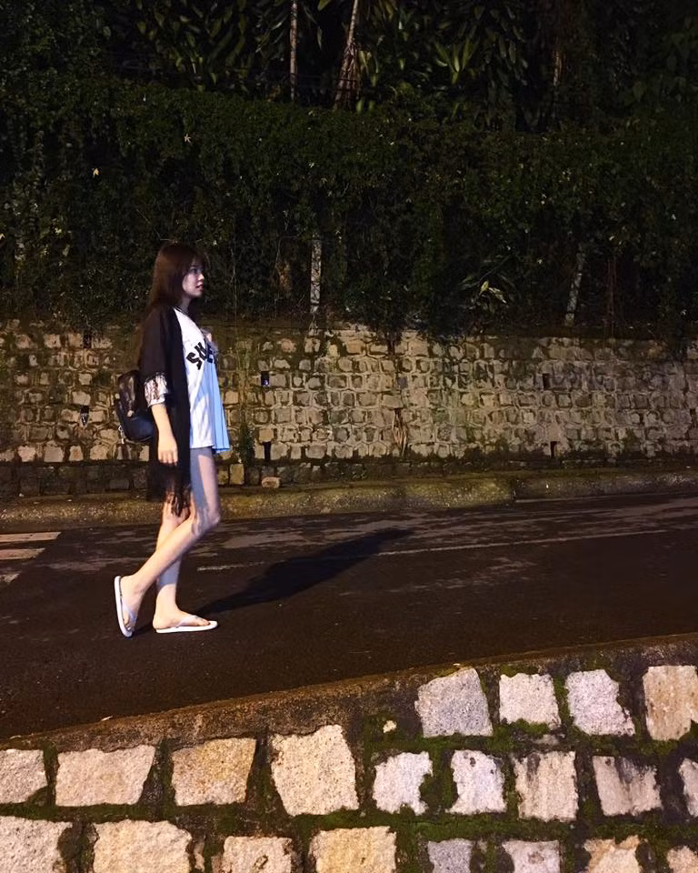 Tài năng của Thanh Hằng không chỉ dừng lại ở việc chơi đàn mà cô còn có năng khiếu vẽ khá đẹp và cũng chính nhờ tài lẻ này mà nữ giảng viên 9X này nuôi ước mơ trở thành kiến trúc sư.