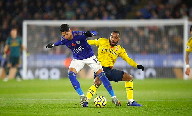 Mới đây, Perez cũng chia sẻ về quyết định gia nhập Leicester City với tờ ABC của Tây Ban Nha. Cầu thủ này cho biết rằng Valencia đã quan tâm đến mình Tuy nhiên Leicester đề nghị và hứa tôi một dự án đầy tham vọng, nơi tiền vệ này sẽ đóng vai trò quan trọng.