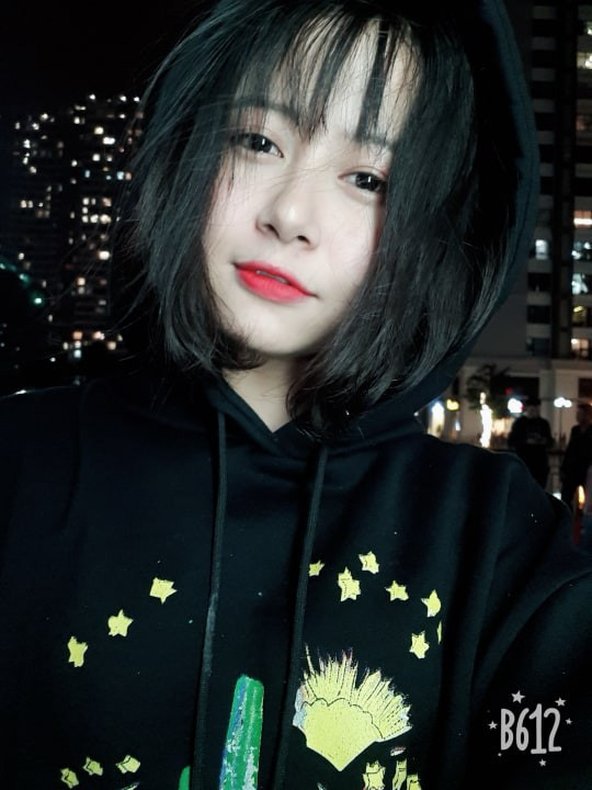 Còn về phía bản thân Nhung Nhung, vẫn còn chưa hết bất ngờ vì có quá nhiều người nhắn tin, kết bạn sau khi bị "rao bán".