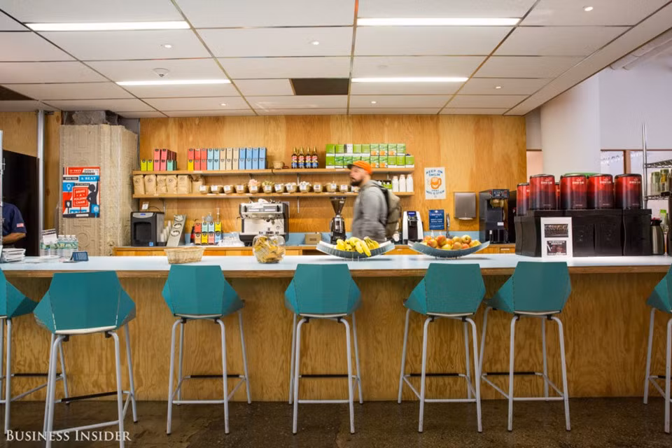 Một trong những điều nổi tiếng tại văn phòng Facebook là đồ ăn.