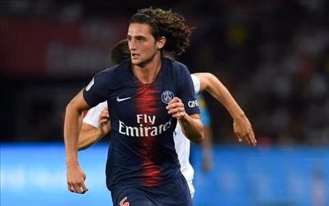 Theo Gazzetta dello Sport, Juventus ưu tiên chiêu mộ Adrien Rabiot trước Paul Pogba ở mùa hè 2019. Lý do vì Rabiot có thể rời Paris SG theo dạng miễn phí trong khi Pogba quá đắt đỏ.