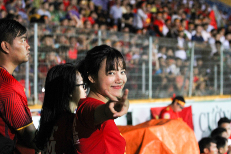 Tuy nhiên, ngay sau đó thời gian thi đấu của hiệp phụ vẫn còn lại đưa các CĐV trở về thấp thỏm, lo lắng cho các cầu thủ liệu rằng ở Indonesia, các chiến binh Việt có giữ được kết quả có lợi và bước vào trận bán kết Asiad 2018 hay không?