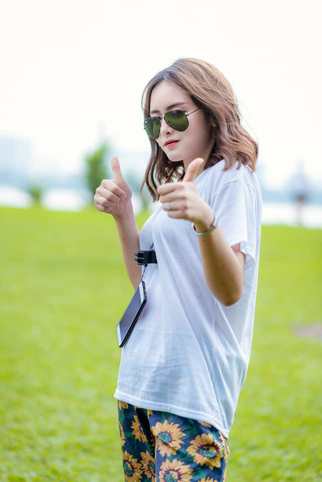 Kim Khanh sở hữu gương mặt ưa nhìn và vóc dáng nhỏ nhắn.