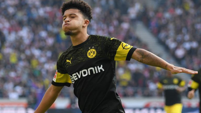 Phong độ chói sáng của Sancho thu hút rất nhiều sự quan tâm từ các đại gia, mà MU và PSG là 2 CLB được đồn đoán theo đuổi quyết liệt thời gian qua.