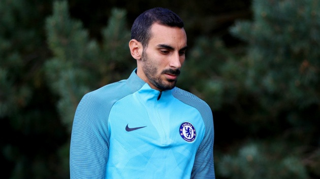 Hậu vệ Davide Zappacosta cảm thấy không hạnh phúc tại Chelsea và sẽ lên kế hoạch rời phía tây London vì ngồi dự bị quá nhiều.