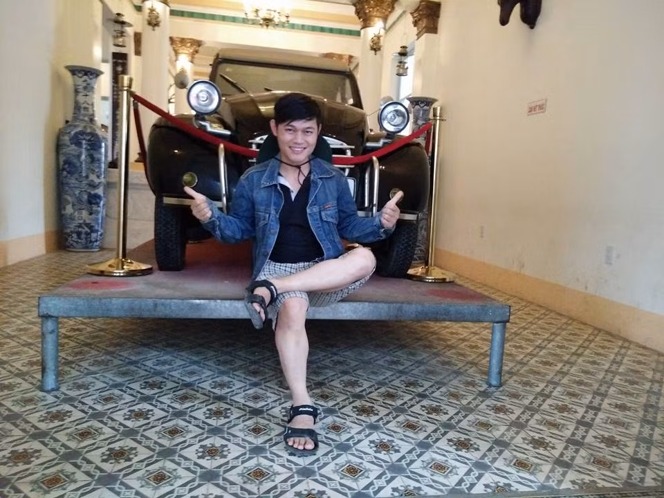 Được biết thêm, khi Jack Ma đến Việt Nam, Minh Đức đã ra Hà Nội từ 3 ngày trước để được gặp thần tượng và cũng để mong 1 lần được nói chuyện và chia sẻ với "vị thần sống" trong lòng mình.