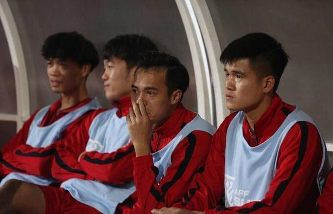 Lúc đầu nhiều khán giả chưa hiểu vì sao các tuyển thủ Việt Nam lại ăn mừng theo cách này. Nhưng sau đó, họ biết rằng chiếc áo này là của Văn Toàn, người đã gặp một chấn thương trước khi trận đấu giữa ĐT Việt Nam và Campuchia tại AFF Suzuki Cup 2018 diễn ra.