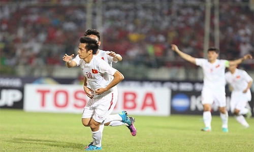 Văn Quyết lập công.