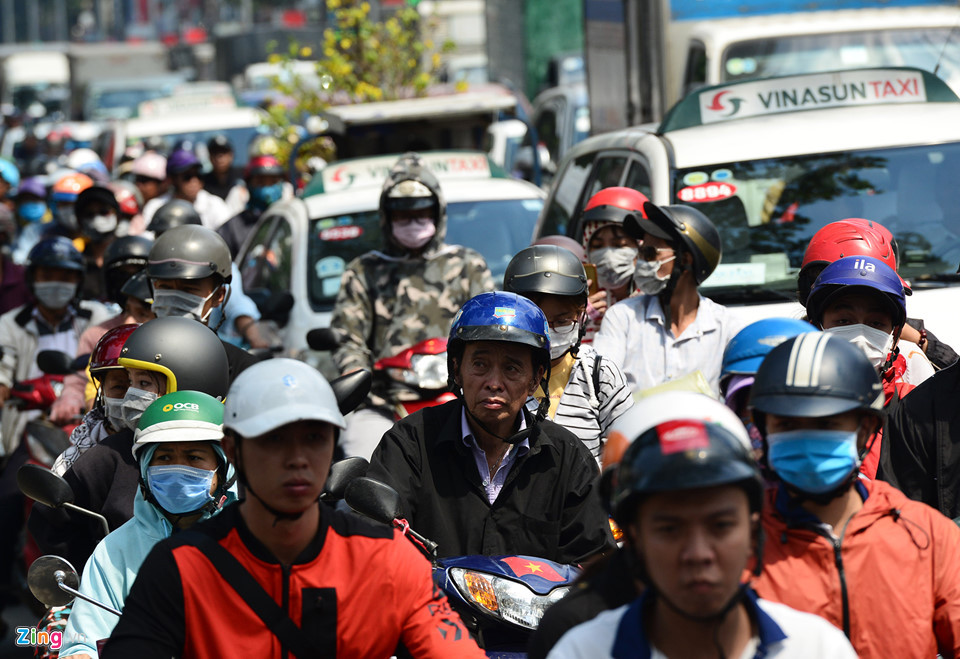 Vào những ngày cận Tết nguyên đán, tuyến đường này luôn trong tình trạng chật kín các phương tiện, nhất là thời điểm buổi sáng, giữa trưa và giờ cao điểm chiều.