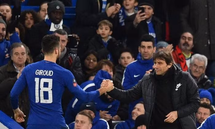 Thông tin từ The Sun, Olivier Giroud vào thời điểm này cũng không hề thiếu những sự lựa chọn cho bến đỗ mới nếu như muốn rời Chelsea. Điểm đến chân sút người Pháp có thể tới đó là Inter Milan.