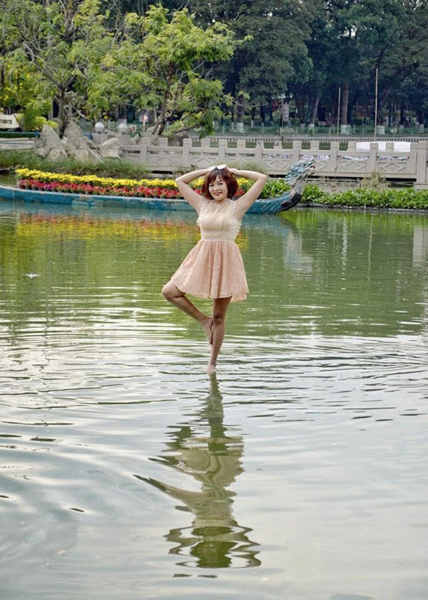 Được biết, chiếc cầu tàng hình này vô cùng chắc chắn nên các bạn hoàn toàn có thể yên tâm khi check-in tại đây.