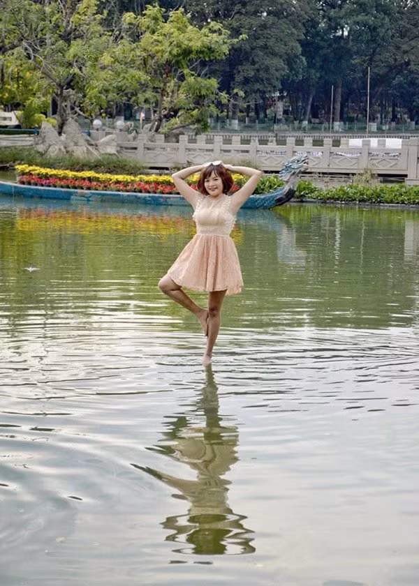 Được biết, chiếc cầu tàng hình này vô cùng chắc chắn nên các bạn hoàn toàn có thể yên tâm khi check-in tại đây.