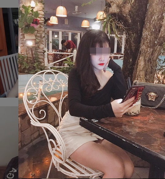 Tuy nhiên, cũng nhiều người cho rằng với lợi nhuận cao từ việc môi giới mại dâm, Lê bị cuốn vào con đường này là dễ hiểu. Nhưng tuổi đời của cô gái này còn quá trẻ lại còn đang làm sinh viên nên đây sẽ là vết nhơ cho cuộc đời.