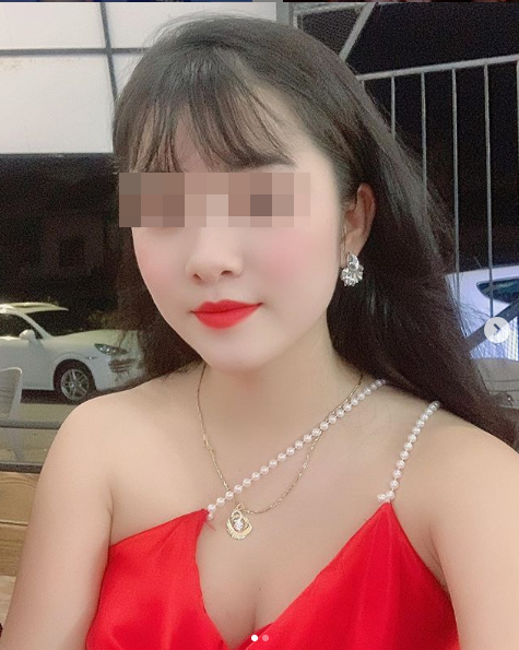 Trên trang cá nhân của mình, Lê cho đăng tải rất nhiều hình ảnh của cô lẫn người chồng vừa mới cưới.