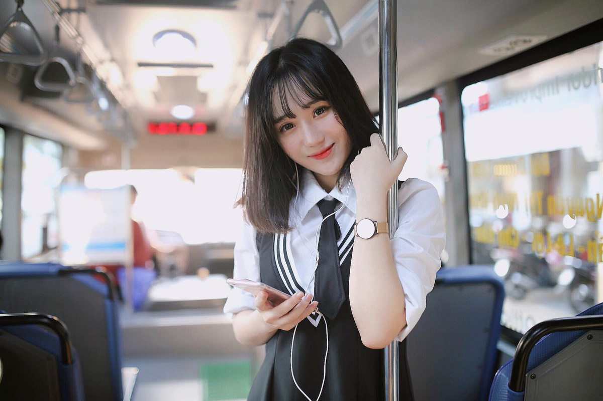 Còn về tự thân, Hồng Vân cũng cho biết cô là người tự do tự lập nên cô rất ghét sự ràng buộc, khuôn phép.