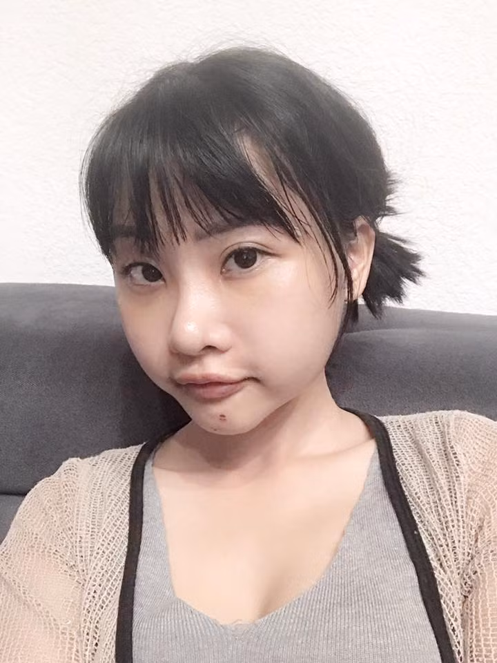 Bẵng đi một thời gian trên mạng xã hội, mới đây Chippy Pola đã công khai gương mặt thật của mình khiến ai cũng cảm thấy bất ngờ và tiếc nuối khi "biết thế ngày xưa đứa nào gán ghép cho mình thì yêu luôn".