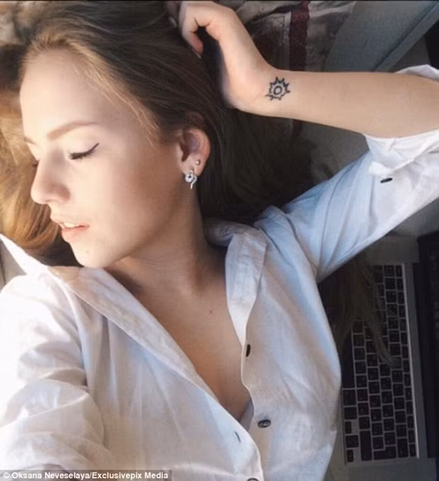 Sau khi trở nên nổi tiếng, lượng theo dõi trang Instagram của Oksana đã tăng lên 173.000 người, lượng người theo dõi Facebook của cô cũng tăng lên đến hơn 3.000% trong thời gian ngắn.