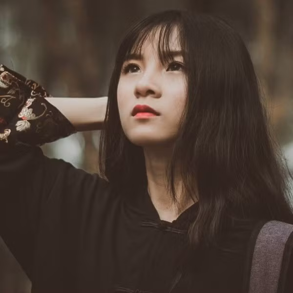 Đáp trả lại việc mọi người chú ý tới mình, Thùy Trang nói rằng cô rất vui nhưng không thích mình bị so sánh hay gán ghép với bất kỳ ai. Thêm nữa thời gian này, nữ sinh này theo học ở một trường chuyên vì thế, cô muốn tập trung cho việc học hơn tất cả.