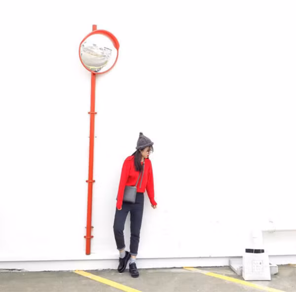 Từng góc nhỏ ở bãi đỗ xe đều được thiết kế rất tỉ mỉ, màu sắc nổi bật, tha hồ cho teen chụp ảnh.