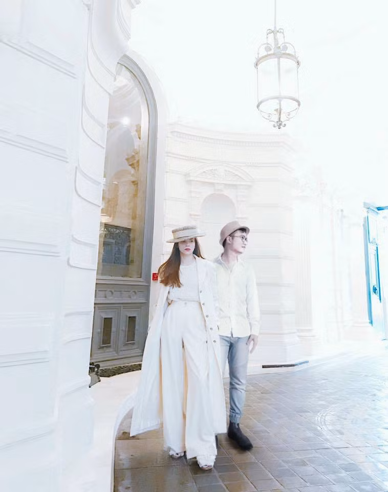 Độ chân thực cao tới từ những bức ảnh được ghép với Hồ Ngọc Hà của Dương Minh Hân khiến nhiều người vô cùng ngỡ ngàng.