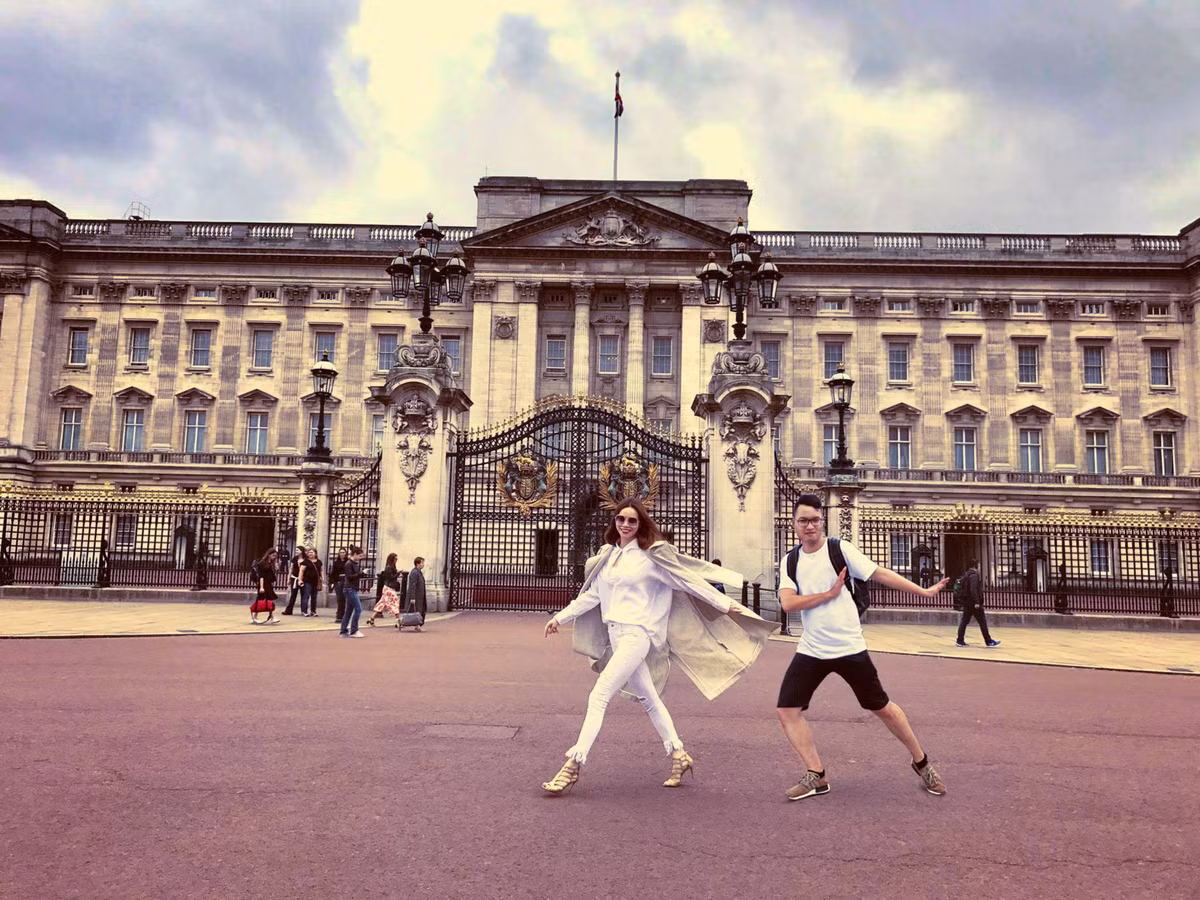 Chính những bức ảnh trên trang cá nhân của Dương Minh Hân đã khiến nhiều người nhầm tưởng, anh chàng đến từ Hà Nội này có quan hệ mật thiết với ca sĩ Hồ Ngọc Hà.