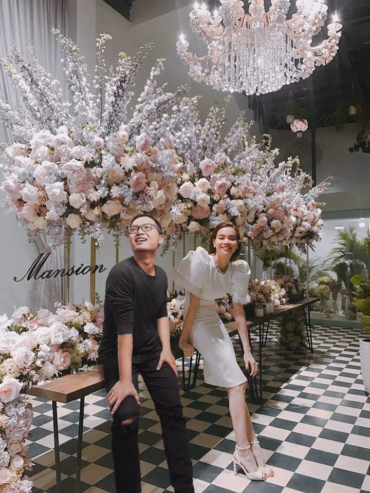 Cũng theo chia sẻ của chàng trai đến từ Hà Nội - Dương Minh Hân, lý do dẫn tới anh thực hiện bộ ảnh ghép với Hồ Ngọc Hà phát xuất từ sự hâm mộ nồng nhiệt với ca sĩ thuộc sao hạng A của Showbiz Việt này.