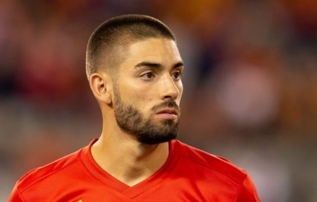 Theo Metro, Arsenal đã được trao cơ hội cuối cùng để ký hợp đồng dài hạn với Yannick Carrasco khi cầu thủ người Bỉ muốn rời Trung Quốc.