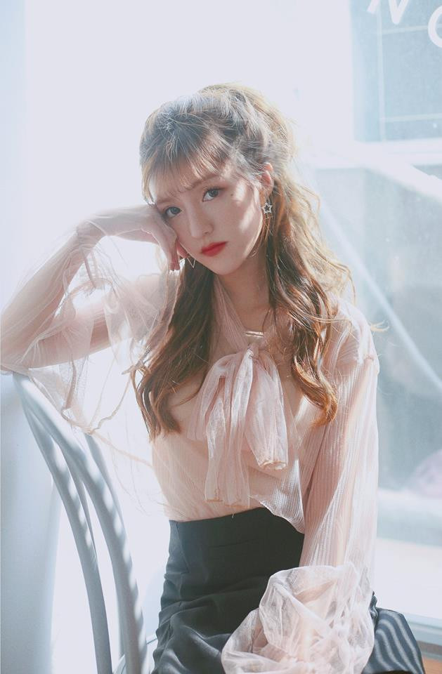 Hiện tại, Mỹ Uyên vẫn đang chú tâm vào chuyện học hành. Cô nàng mong muốn được trở thành một travel blogger.