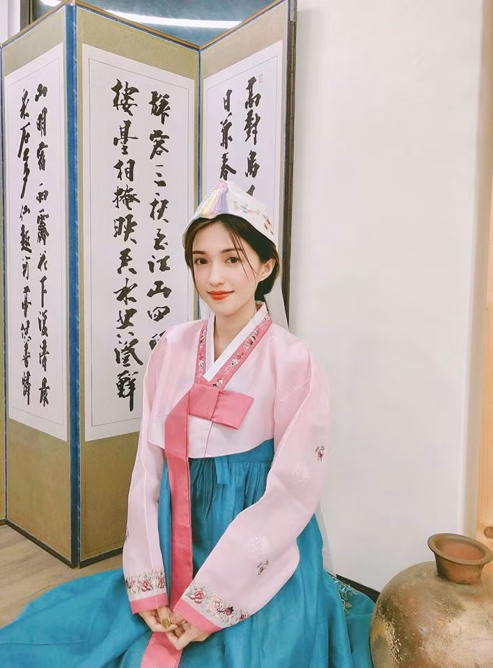 Mac do Hanbook xinh tuyet sac, nu sinh DH Sai Gon chiem song MXH