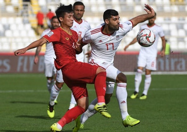 Doi tuyen Viet Nam bat mi “tien duoc” chay mai khong met