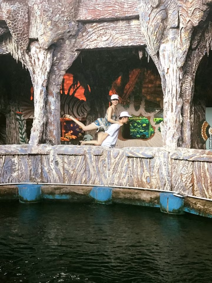 Ngoài ra thành viên Beecool cũng bình luận thêm: "Mình cũng từng bay dù lượn ở địa điểm đó rồi, rất nhiều trường hợp tương tự đã diễn ra nhưng chỉ vì bạn nữ kia xinh quá nên chắc mới nổi tiếng trên mạng thôi".