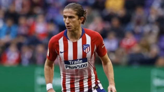 Filipe Luis được xem là bản hợp đồng "rẻ mà chất" dành cho các đội bóng tại Châu Âu trong đó có Barca và Dortmund.