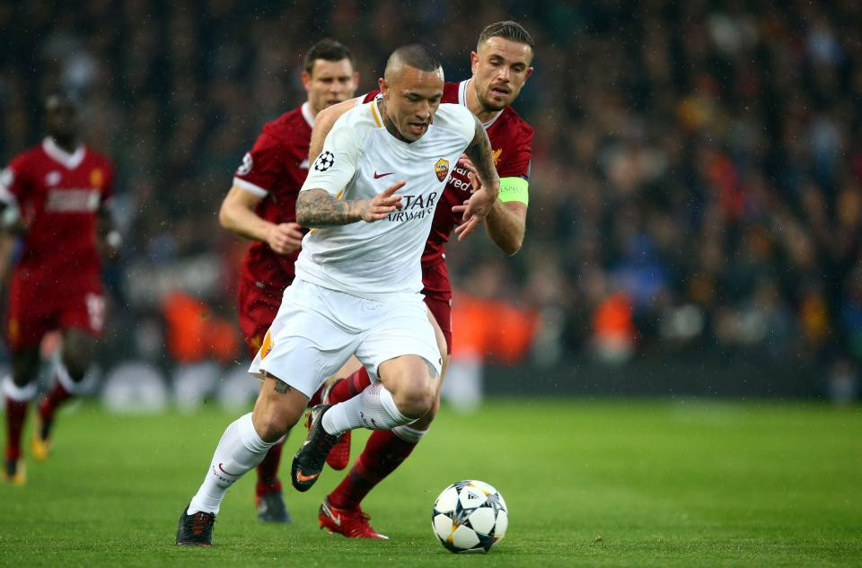 Radja Nainggolan đang nằm trong tầm ngắm của hàng loạt đại gia ở Premier League dù đã sang tuổi 30.