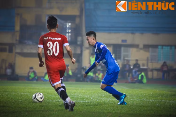 Dù chỉ là một trận giao hữu, thế nhưng NHM Hà thành đã đổ tới sân Hàng Đẫy khá đông. Theo ước tính, có tới hơn 10 vạn khán giả đã có mặt để chứng kiến trận đấu này.