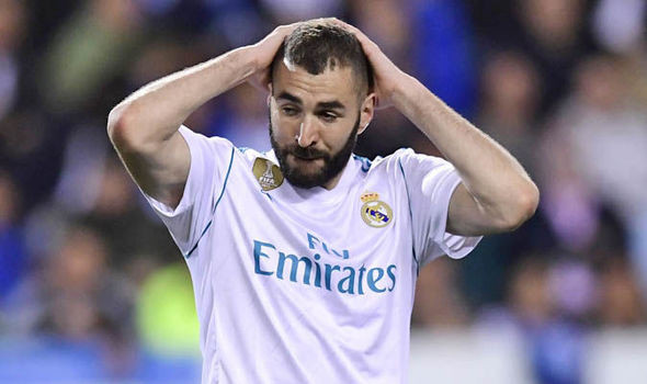 Theo Diario Gol, Real Madrid đã sẵn sàng để Karim Benzema rời khỏi Bernabeu và Arsenal cũng tỏ rõ mong muốn đón rước cầu thủ người Pháp.