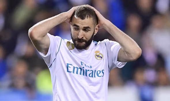 Theo Diario Gol, Real Madrid đã sẵn sàng để Karim Benzema rời khỏi Bernabeu và Arsenal cũng tỏ rõ mong muốn đón rước cầu thủ người Pháp.
