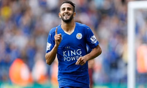 Riyad Mahrez - Quốc tịch: Algerie.