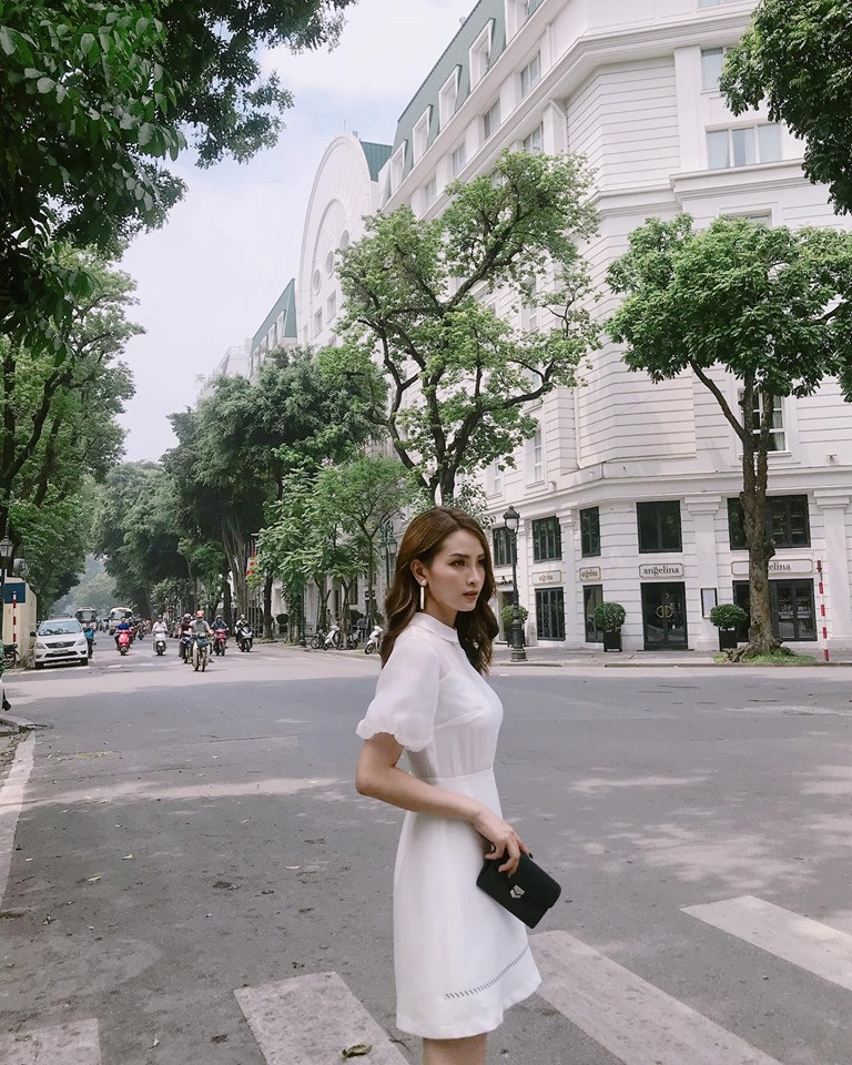 Với sức hút của mình, nữ MC Mù Tạt hiện đang có hơn 250k người follow trên Facebook. Ngoài việc là MC, Mù Tạt còn tham gia đóng phim.