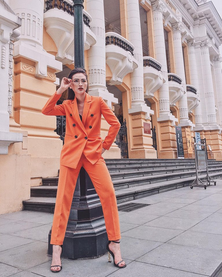 Mù Tạt cũng sở hữu tủ giày hàng hiệu khiến nhiều người ngưỡng mộ.