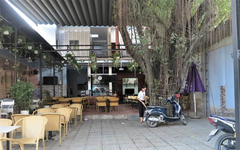 Hiện gia đình Tiến Linh sống trong một căn nhà khang trang được xây trên mảnh đất 300m2 ở phường An Phú, thị xã Thuận An, Bình Dương.