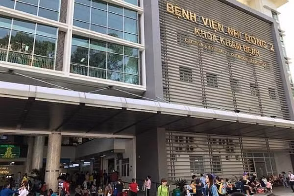 Vu be gai 3 tuoi tu vong tai Benh vien Nhi dong 2: viem co tim do nhiem trung?