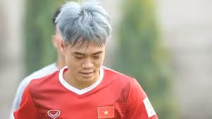 Cong Phuong, Van Toan... bi fan 