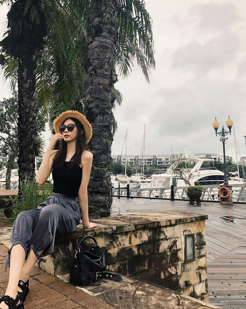 Ở tuổi 18, có nhan sắc, có tài và gia đình vững chắc, nhiều dân mạng cho rằng Emily có tất cả những thứ mà người khác đang hằng ước ao.