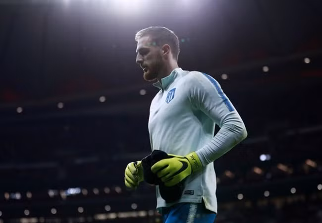 Atletico Madrid đã chuẩn bị kế hoạch kí hợp đồng mới với thủ môn Jan Oblak trước sự nhăm nhe chiếm đoạt của MU.