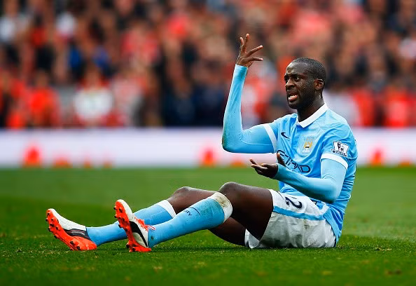 Yaya Toure (Man United 0-0 Man City): Toure được kì vọng sẽ làm nên điều khác biệt nơi tuyến tiền vệ của Man City nhưng cầu thủ người Bờ Biển Ngà này không thực sự chứng tỏ được tư chất thủ lĩnh của mình. Quá thất vọng với màn trình diễn của Toure, HLV Pellegrini đã quyết định rút cầu thủ này ra khi trận đấu còn 15 phút nữa.