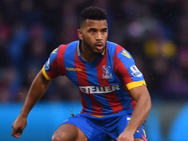 Adrian Mariappa (Leicester 1-0 Crystal Palace): Bàn thua của Crystal Palace không dẫn đến từ sai lầm trực tiếp của Mariappa. Nhưng sự mờ nhạt của tuyển thủ Jamaica này đã khiến anh rơi vào danh sách đội hình tệ nhất vòng 10 Premier League 2015/2016. Bên cạnh đó, Mariappa còn thể hiện sự xuống sức vào 15 cuối của trận đấu và bị thay ra.
