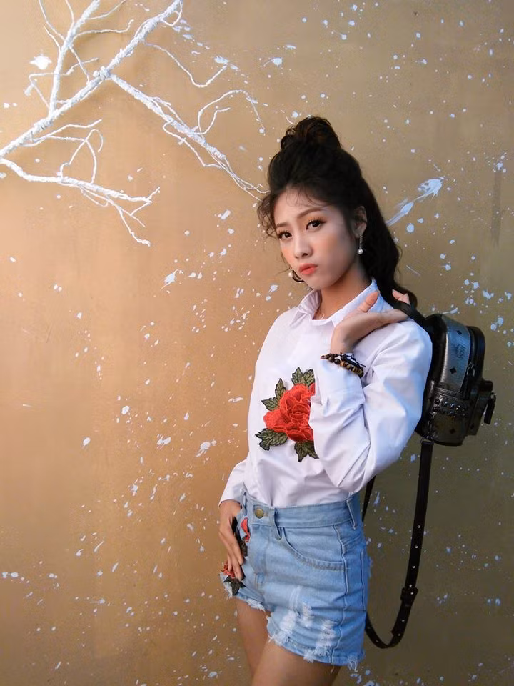 Theo chia sẻ của Trang Bông, hiện tại cô đang tham gia một CLB điện ảnh để học hỏi, tích lũy kinh nghiệm diễn xuất để phục vụ cho mục đích nghệ thuật tương lai.