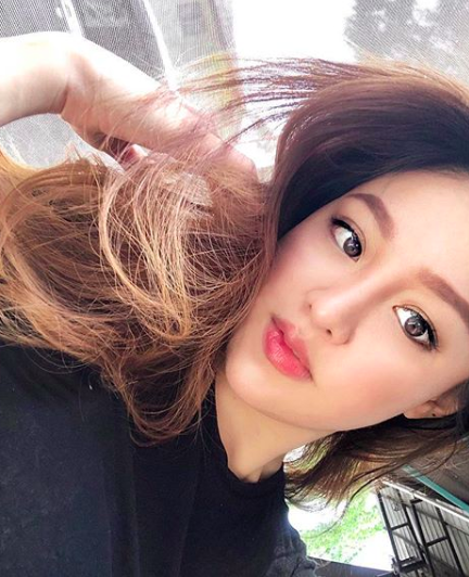 Không những xinh đẹp mà vóc dáng của Pamela còn khiến vô vàn cô gái phải ghen tị. Tuy không có chiều cao quá vượt trội hay đôi chân dài tít tắp nhưng bù lại, thân hình của nữ doanh nhân 9X Singapore rất cân đối và quyến rũ.