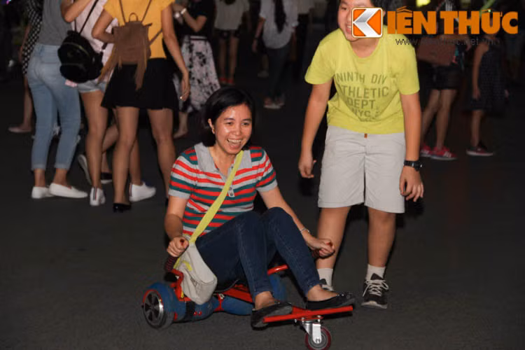 Tai nạn lần này tiếp thêm một lời cảnh báo đối với người dân khi sử dụng loại phương tiện này. Các hộ kinh doanh, cho thuê xe điện cân bằng cũng bị cho là làm ăn khá tắc trách khi cho thuê xe nhưng không kèm theo các phương tiện bảo hộ khách như mũ bảo hiểm, miếng bảo vệ khuỷu tay, đầu gối và gián tiếp góp phần tạo ra nhiều sự cố đáng tiếc cần phải được điều chỉnh trong thời gian tới.