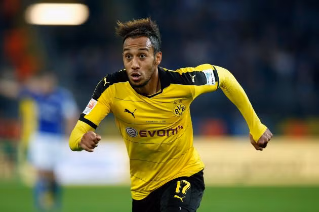 AC Milan gặp gỡ đại diện của Aubameyang: AC Milan đã lên lịch gặp gỡ đại diện của Pierre-Emerick Aubameyang trong tuần này để đàm phán. Aubameyang được cho là sắp đến Trung Quốc đầu quân cho Tianjin Quanjian theo bản hợp đồng trị giá 70 triệu bảng nhưng nhà báo Gianluca Di Marizo tiết lộ Milan chưa từ bỏ tham vọng sở hữu chân sút người Gabon.